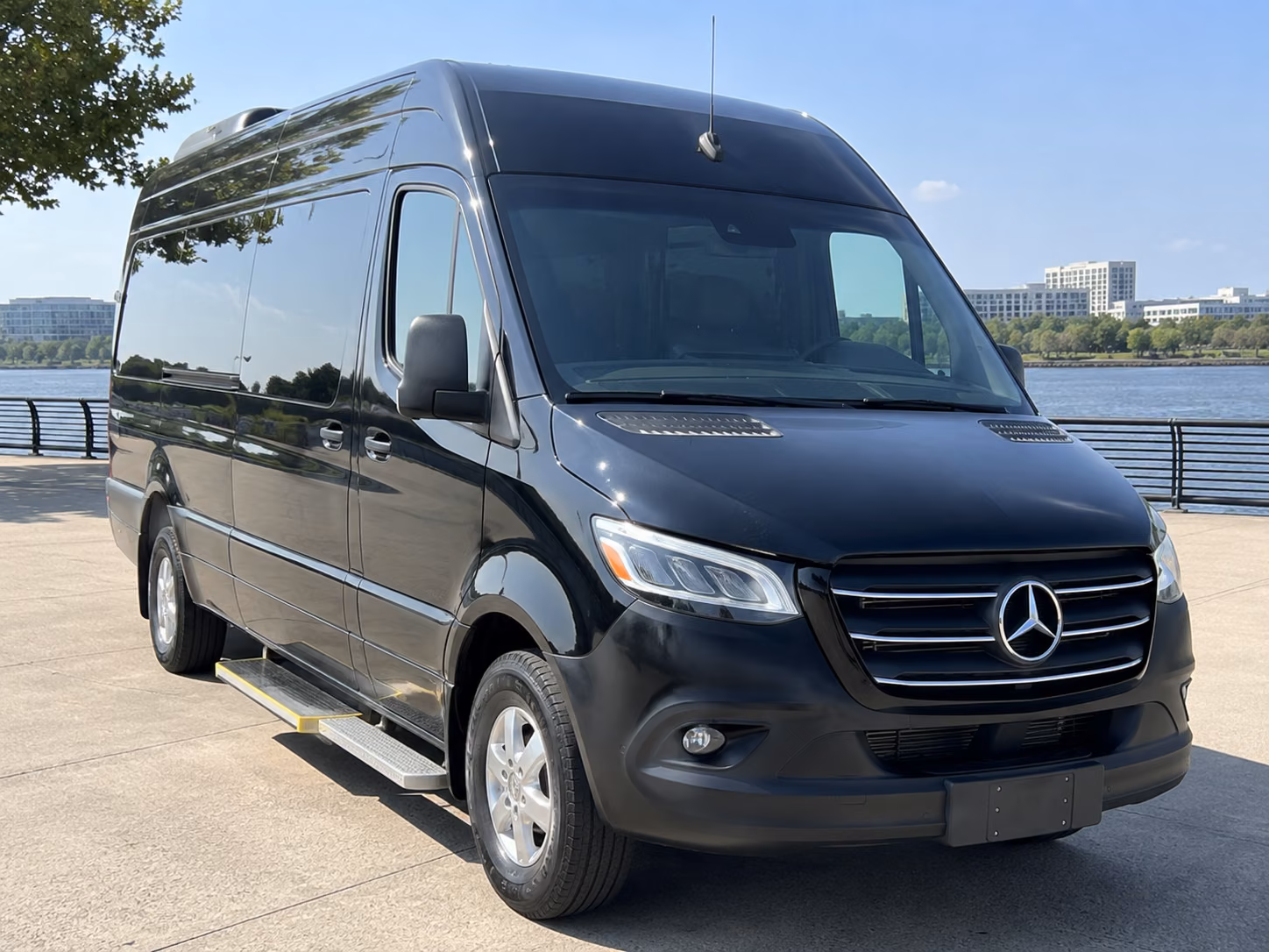 san diego bus rentals for california road trips and arizona travel